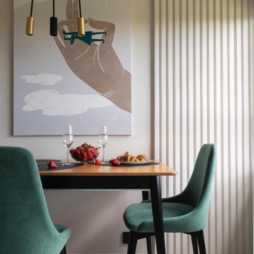 Этой квартирой владеет молодая пара. 01