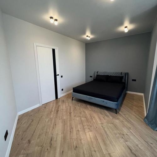 Мы продаем двухкомнатную квартиру. 03