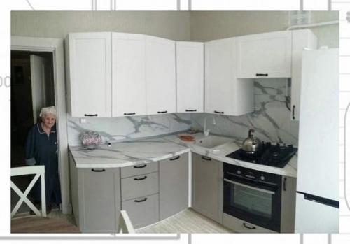 Руками волонтеров кухню старушке обновили. 05