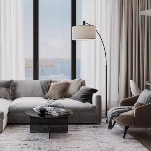 В интерьере этой кухни - гостиной, площадью 24 квадратных метров, отделка в светлых оттенках бежевого, серого и белого цвета. 04