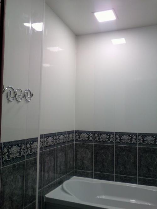 С подругой сделали вот такой ремонт в санузле своими руками девчонки тоже могут удивить! 01