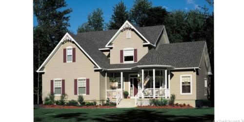 Отделать фасад дома сайдингом - хороший способ сделать его на вид более новым и аккуратным. 01