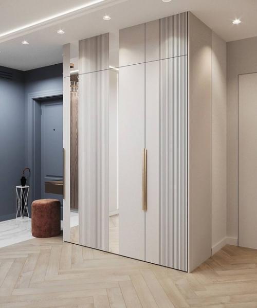 Акцентный, яркий интерьер кухни - гостиной и прихожей. 07