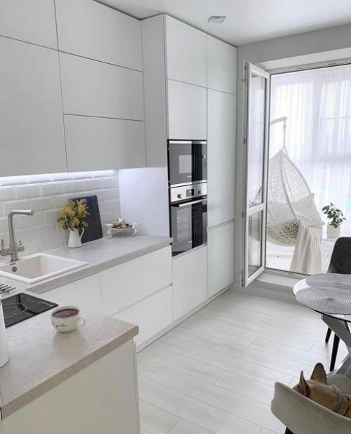 В целом, дизайн квартиры в светлых тонах имеет ряд преимуществ: 06