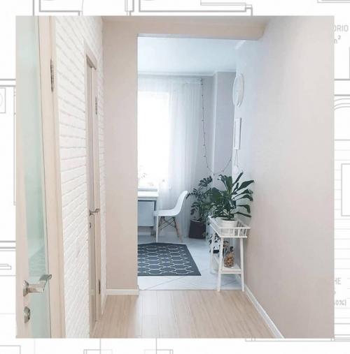 Прихожая, оформленная в белом цвете, всегда считалась признаком оригинальности и стиля. 02