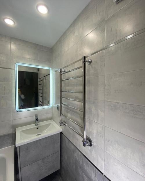 Небольшая ванная комната после капитального ремонта. 06