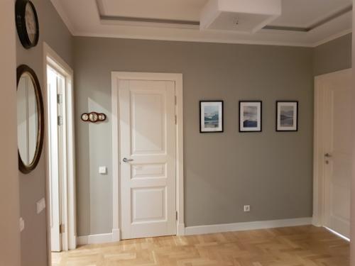 Добавить простому дизайну помещений изысканности можно с помощью всего одной детали - правильно подобранного плинтуса. 04