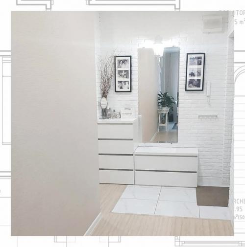 Прихожая, оформленная в белом цвете, всегда считалась признаком оригинальности и стиля. 03