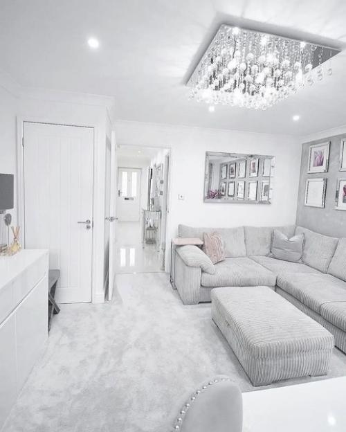 Европейский стиль.  Много разного декора, нет ярких акцентов, хорошая эргономика, есть очень стильные и интересные решения. 03