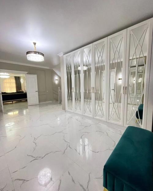 8 ми комнатный дом 2007 года. 09