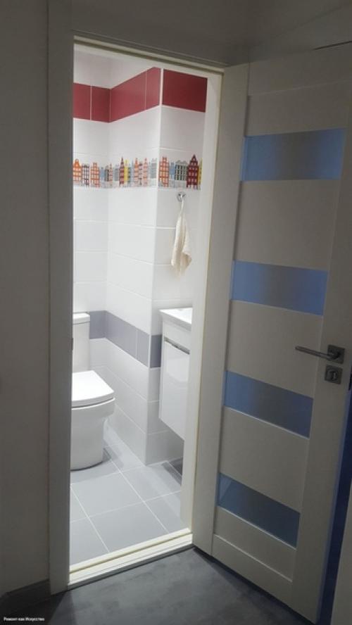 Плитку укладывала сама есть косяки, но терпимо и практически не видны. 03