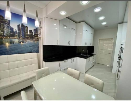 Очень долго копили на квартиру и наконец - то осуществили свою мечту. 02