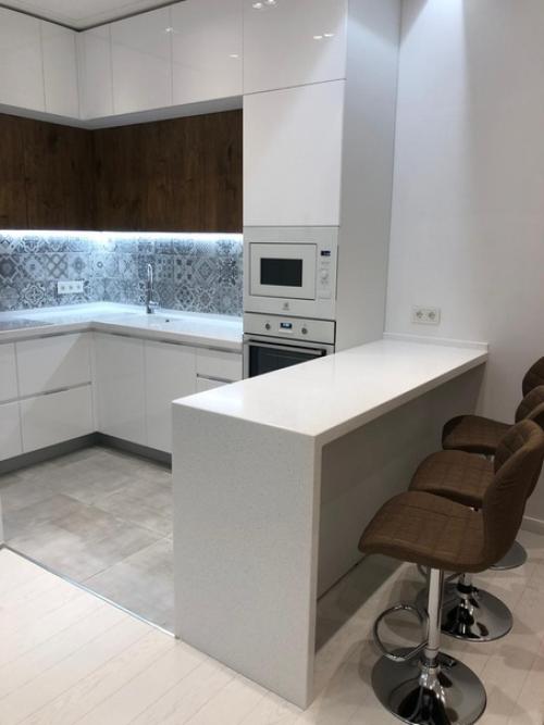 У нас совсем недавно закончили ремонт. 01