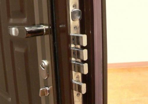 Выбор замка для металлической входной двери. 04