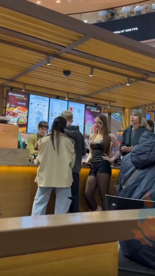 Горе - блохерша чуть не получила люлей и была послана в одном конкретном направлении. 01