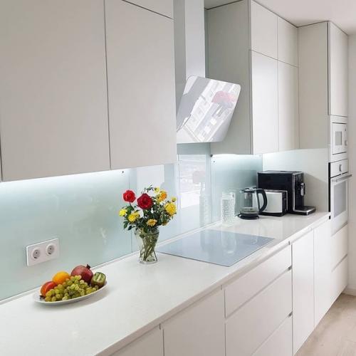 У меня просто белая кухня. 02