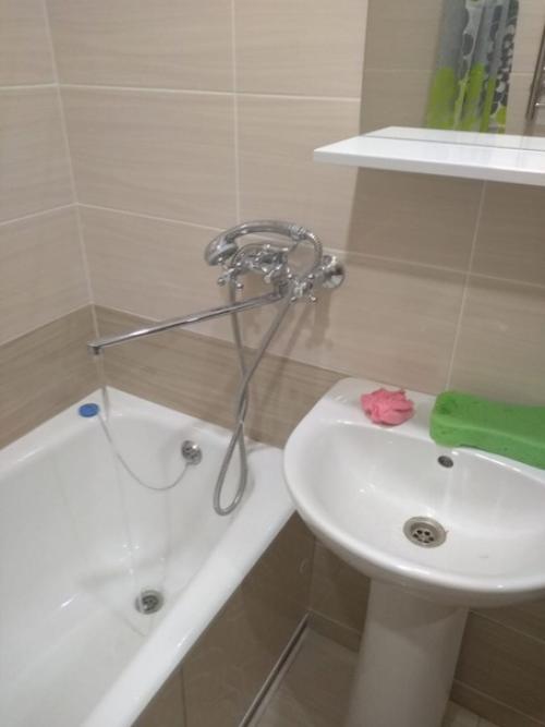 Скромная ванна в квартире. 03