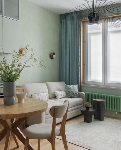 Заказчики проекта, молодая семейная пара, живут в частном доме, а в квартире останавливаются, когда приезжают в Москву по делам. 01