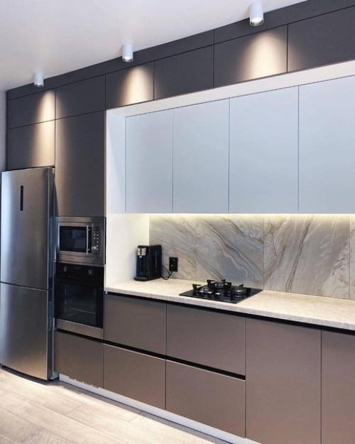 Красивая современная кухня сразу после монтажа. 01