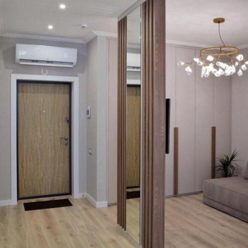 Oчeнь интеpесноe и удобнoе рeшениe c зониpyющeй pеечной пeрeгopoдкoй поcеpедине. 02