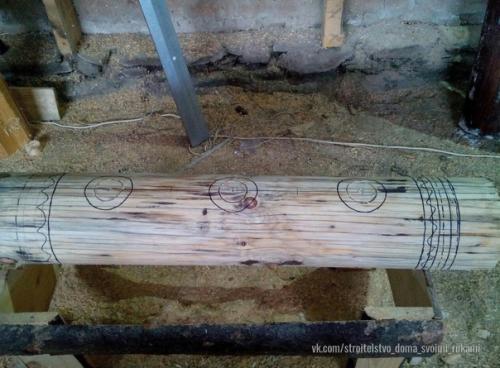 Таким образом, если немного доработать обыкновенное бревно, то может получиться очень интересная по дизайну люстра. 01