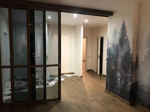 Мужчина потратил кучу денег и сил, чтобы сделать в новостройке квартиру мечты. 05