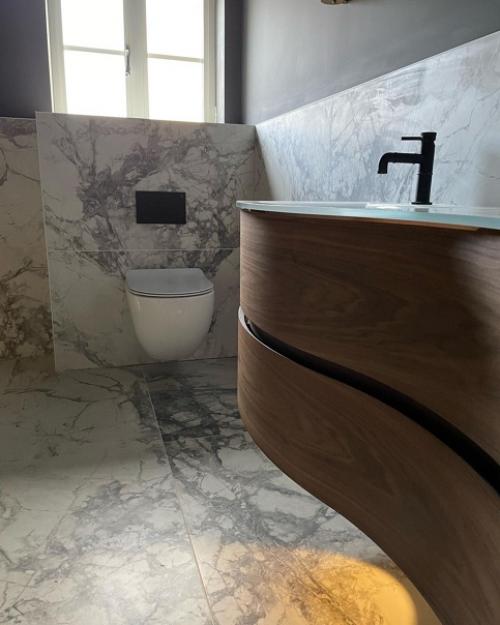 Ванная комната в загородном доме на мансардным этаже. 06