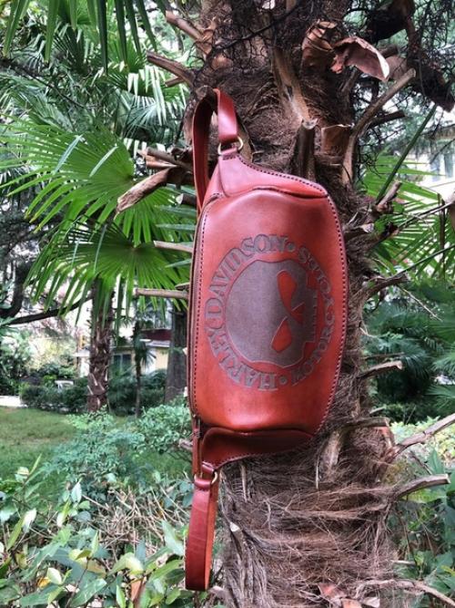 Наишикарнейшая сумка с гравировкой Harley Davidson. 03