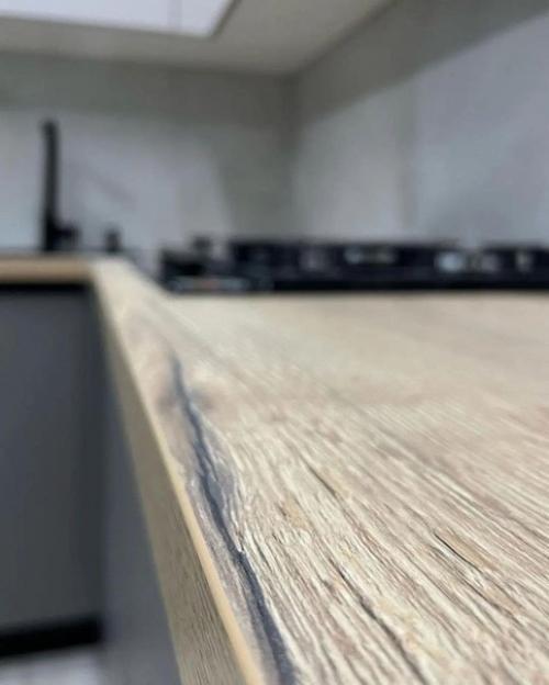 Кухня в современном стиле сразу после монтажа. 06