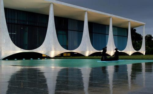 Оскар нимейер - последний гений модернизма, который жил 104 года. 01