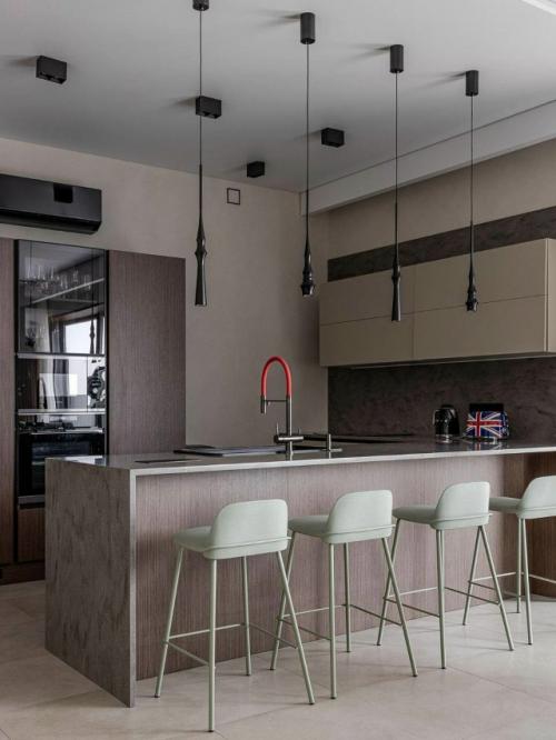 Стильный и лаконичный, этот дом демонстрирует, как можно создать по-настоящему уютное пространство без излишней декоративности. 05