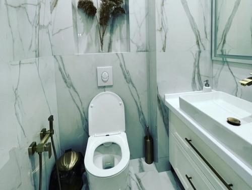 Мы продаем 3-х комнатную шикарную квартиру дизайнерским ремонтом. 08