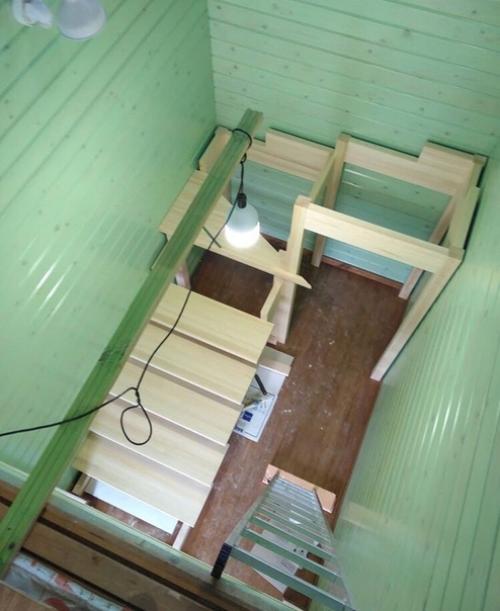 Оцените лестницу на нашей даче! 02