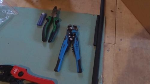 В своем доме для соединения проводов в распределительных коробках выбрал опрессовку гильзам ГМЛ. 03