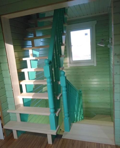 Оцените лестницу на нашей даче! 05