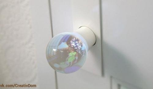 Удобно / полезно.   На последнем фото ручка в которой видно того, кто стоит за дверью. 05