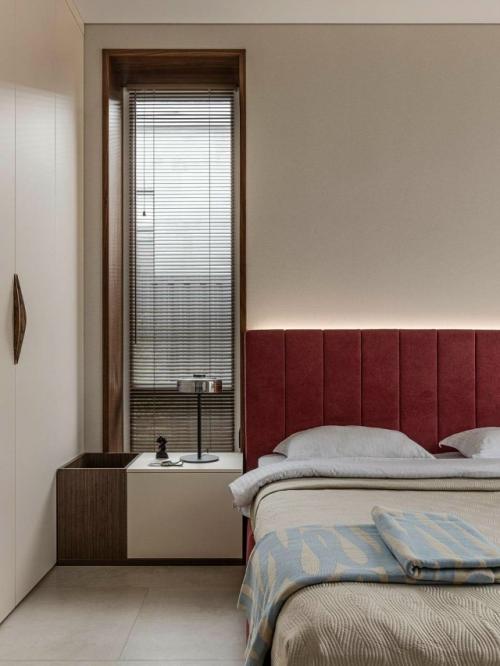 Стильный и лаконичный, этот дом демонстрирует, как можно создать по-настоящему уютное пространство без излишней декоративности. 03