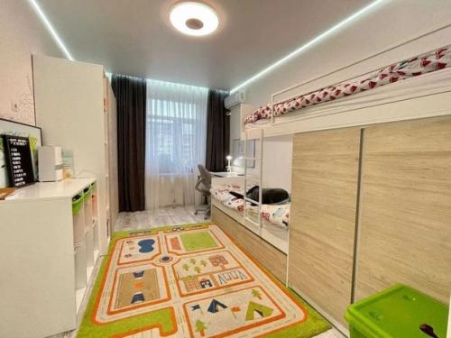 В квартире сделан новый капитальный ремонт, меняли абсолютно все коммуникации, автономное электро отопление, инверторные кондиционеры. 04