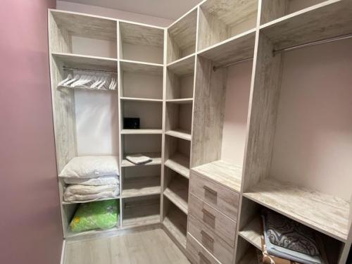 Двухкомнатная квартира под дальнейшую аренду после капитального ремонта. 08