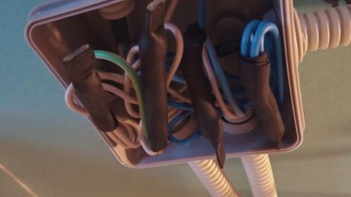 В своем доме для соединения проводов в распределительных коробках выбрал опрессовку гильзам ГМЛ. 07