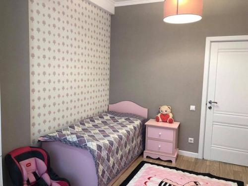 В прошлом году купили квартиру, 4 комнаты. 07