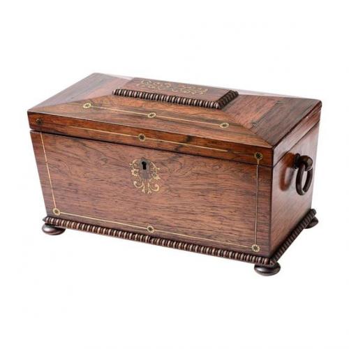 Чай, особенно хороший, лучше всего хранить не в пакете из магазина, а в специальной посуде с плотно прилегающей крышкой (и подальше от специй. 07