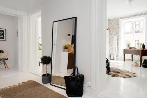 Многие уверены в непрактичности белого цвета, считая его марким. 05