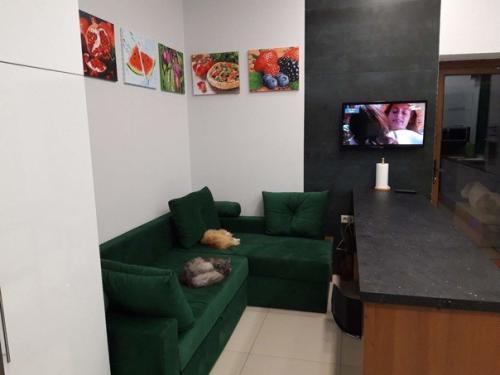 Кухня в частном доме 18 м 2. проходная. 02