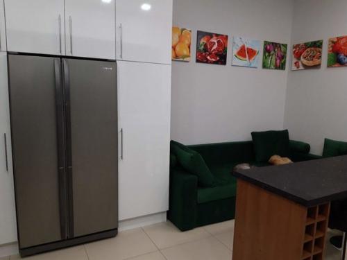 Кухня в частном доме 18 м 2. проходная. 05