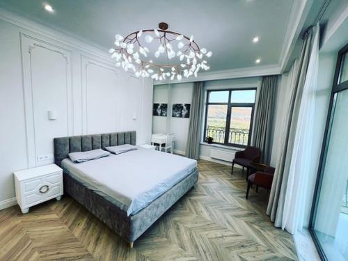 Мы продаем 3-х комнатную шикарную квартиру дизайнерским ремонтом. 01