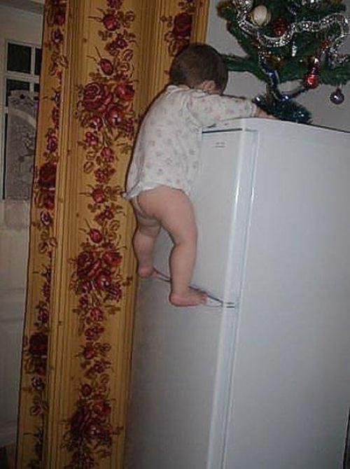 Как встречают новый год в семье, где есть маленькие дети? 04