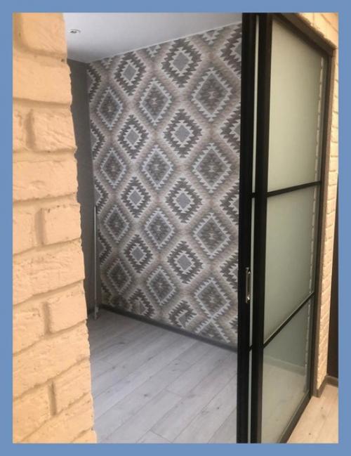 Пришлось поиграться с перепланировкой, но теперь у нас есть полноценных две комнаты. 07