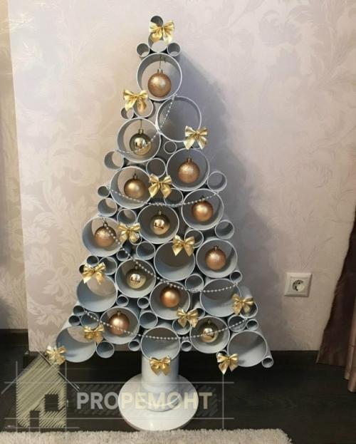 Ёлка из остатков трубы после ремонта. 04