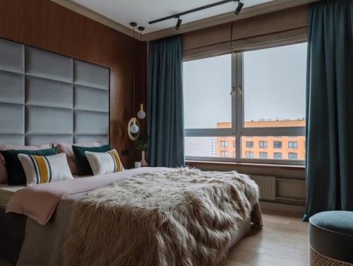 Пример удачного размещения трех комнат в двухкомнатной квартире: гостиной, спальни и детской. 06